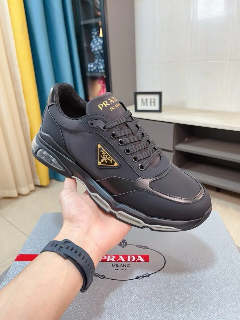 Men's shoes 💰660🌹🌹High-quality new Prada counters are launched simultaneously. The new men's shoes and 😘fabrics are selected from imported mesh and glue-spraying technology. Imported cowhide lining. 👍🏿High-end☄️Open-molded non-slip rubber outsole, exquisite lines, simple and elegant, comfortable and high-end for leisure travel. Code number: 38 to 44